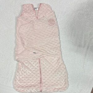 Halo swaddle sleepsack plush dot velboa 3 way adjustable 3/6m